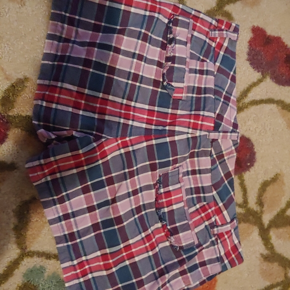 Shorts - Picture 2 of 3